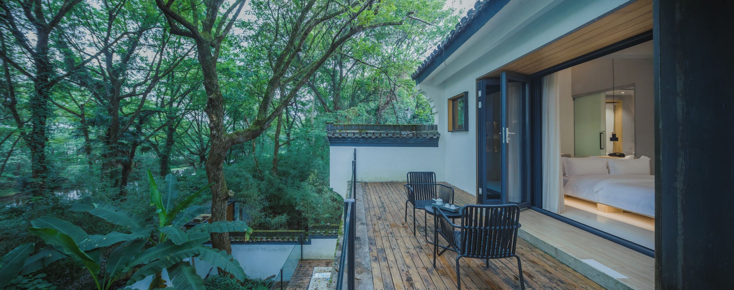 デラックス ダブルルーム バルコニー リバービュー | WiFi (無料)