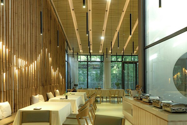 Free daily local cuisine breakfast - Wangshanlife Snow Garden Design Hotel (Huangshan)