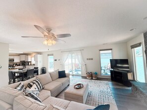 智能电视、壁炉