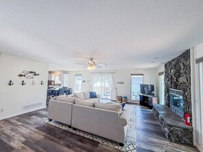 智能电视、壁炉