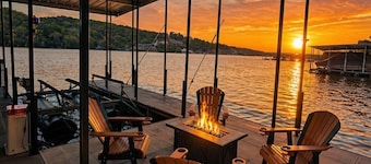 Lakefront Home-3BD/2.5BA/Dock/Grill/Firepit/Kayaks