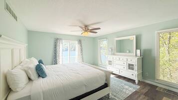 3 bedrooms, iron/ironing board, free WiFi, bed sheets