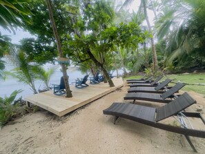 Property grounds - SEA GLASS HOUSE: Waterfront, Caribbean Island Jungle Cabin in Bastimentos w/ AC (Bastimentos Island)