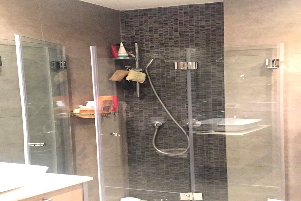 Pyyhkeet, saippua, vessapaperi