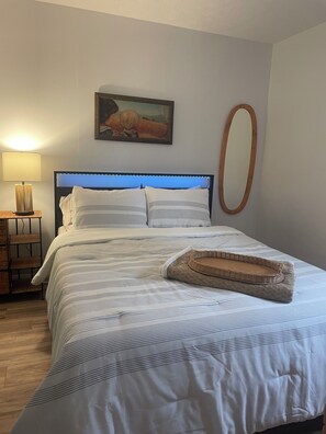 2 slaapkamers, een strijkplank/strijkijzer, wifi, beddengoed