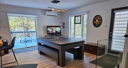 Peaceful escape at the Au Ciel Bleu cottage near Grand Lac Brompton, Eastern Townships.