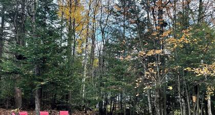 Peaceful escape at the Au Ciel Bleu cottage near Grand Lac Brompton, Eastern Townships.