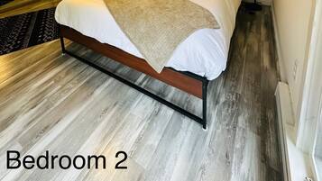 4 bedrooms, desk, iron/ironing board, travel crib