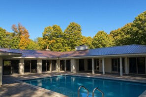 Piscina all'aperto, una piscina riscaldata