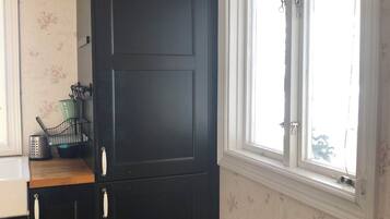 Comfort Villa, Lanai, Garden View | Private kitchen | Coffee/tea maker, electric kettle