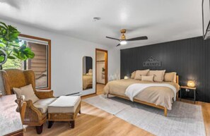 2 habitaciones, tabla de planchar con plancha, wifi y ropa de cama 