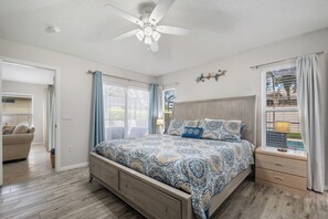 4 chambres, fer et planche à repasser, lit de bébé portatif