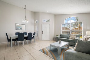 Smart-TV, fotballspill og bøker