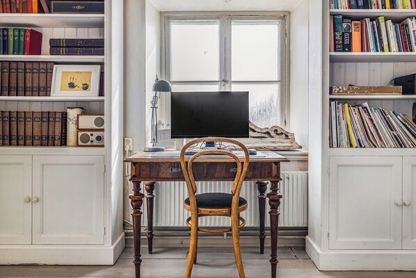 المنشأة من الداخل