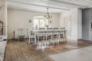 تناول الطعام