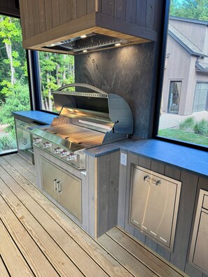 المنطقة المحيطة بالمنشأة