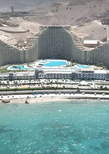 Porto Sokhna Pyramids Apartment – Sea View & Pool