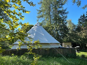 Property grounds - A comfortable bivouac in the heart of nature. The perfect stopover for hikers. (Libin)