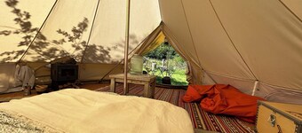 A comfortable bivouac in the heart of nature. The perfect stopover for hikers.