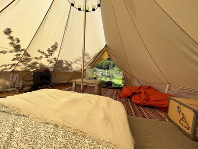 A comfortable bivouac in the heart of nature. The perfect stopover for hikers.
