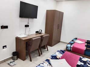 Quadruple Room, City View | Free WiFi - Gokul Dham Haridwar (Haridwar)