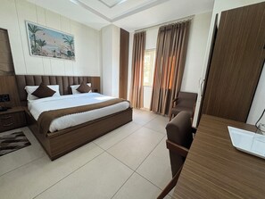 Double Room, City View | Free WiFi - Gokul Dham Haridwar (Haridwar)