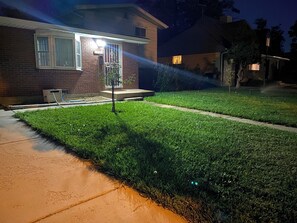 Property grounds - Welcoming 4-bedroom house. Perfect Location: Main 3 hospitals, DIA, Downtown (Aurora)