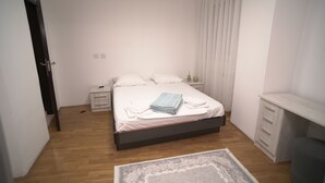 Luokittelematon kuva, 5 kautta 9, painike