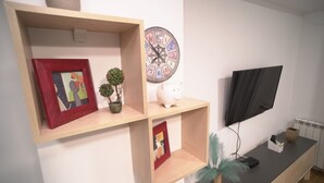Luokittelematon kuva, 3 kautta 9, painike