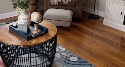 Charming 1-bedroom apartment in welcoming Bristol with AC