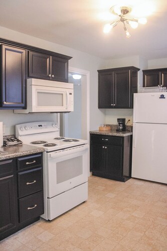 Charming 1-bedroom apartment in welcoming Bristol with AC