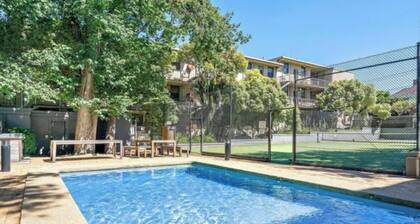 St Kilda Resort Apartment with Pool and Tennis Court