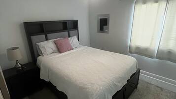 2 bedrooms, iron/ironing board, WiFi, bed sheets