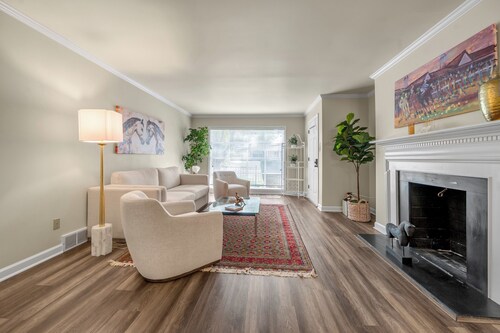 Five Star Kentucky Charm - 4BR Gem w/ Spiral Staircase & Modern Comfort