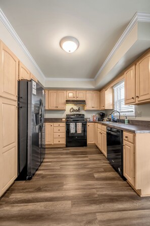 Microwave, oven, stovetop, dishwasher