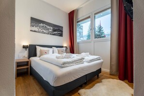 4 bedrooms, iron/ironing board, travel cot, free WiFi
