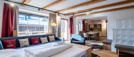 3 bedrooms, iron/ironing board, travel cot, free WiFi