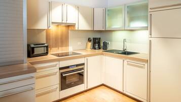 Fridge, microwave, oven, dishwasher