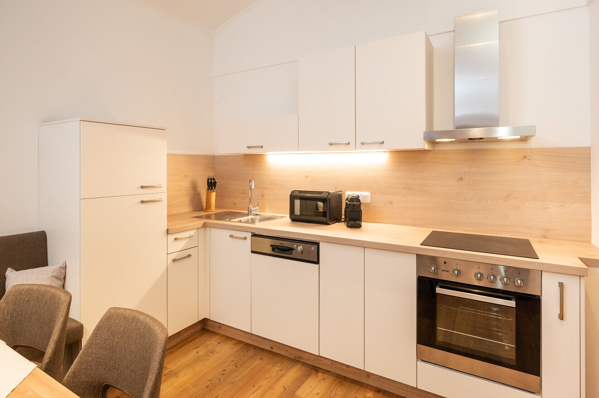 Fridge, microwave, oven, dishwasher