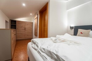 3 chambres, fer et planche à repasser, lit parapluie, Wi-Fi gratuit