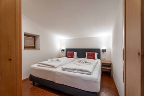 3 Schlafzimmer, Bügeleisen/Bügelbrett, Reisekinderbett, kostenloses WLAN