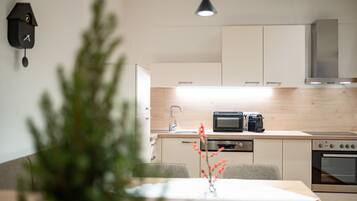 Refrigerador, microondas, horno y lavavajillas