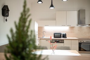 Refrigerador, microondas, horno y lavavajillas