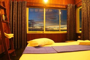 Una scrivania, ferro/asse da stiro, Wi-Fi gratuito