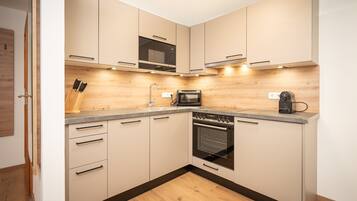 Fridge, microwave, oven, dishwasher