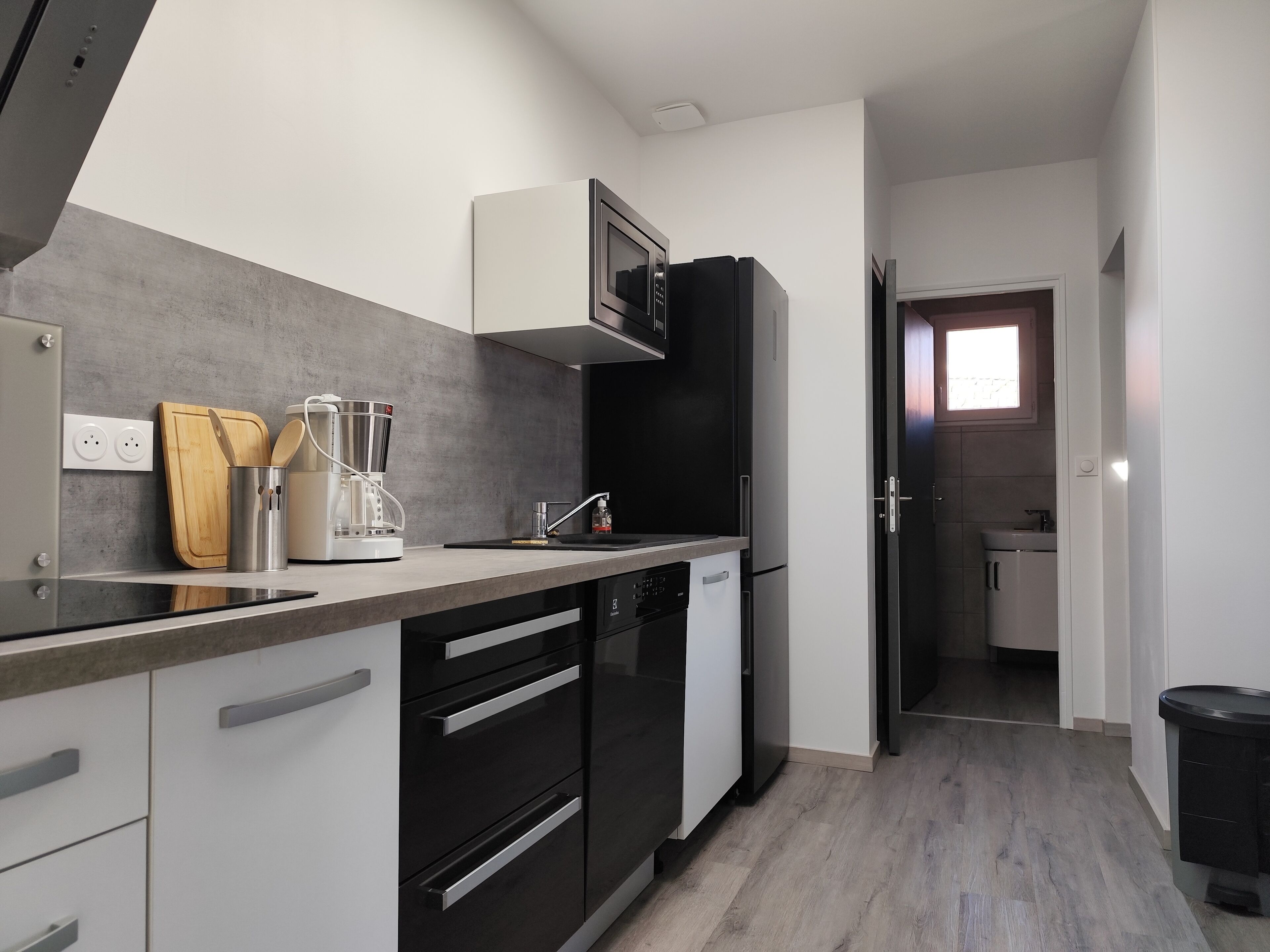 Microwave, stovetop, dishwasher