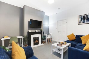 Télévision, cheminée