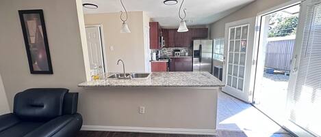 المنشأة من الداخل