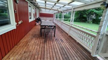 Family House, 3 Bedrooms, Pets Allowed, River View | Porch