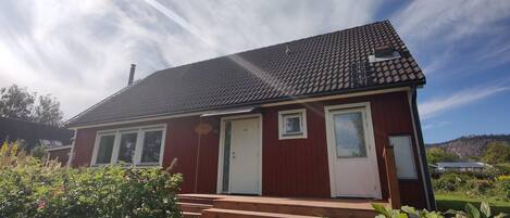 Façana frontal de l'allotjament